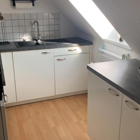Zimmer In Wohnung, Monteure, Zentral, Enger Экстерьер фото