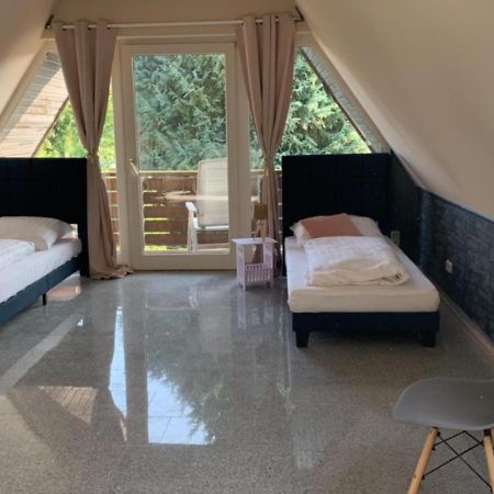 Zimmer In Wohnung, Monteure, Zentral, Enger Экстерьер фото