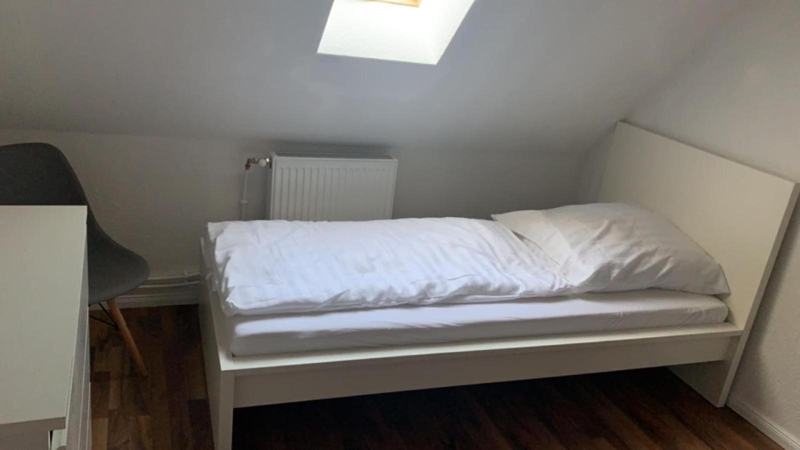 Zimmer In Wohnung, Monteure, Zentral, Enger Экстерьер фото