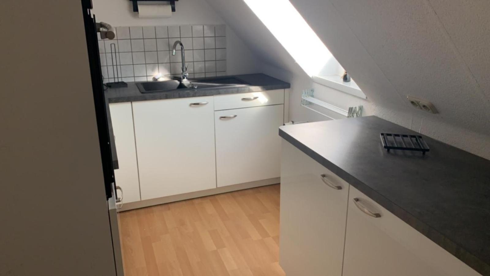 Zimmer In Wohnung, Monteure, Zentral, Enger Экстерьер фото