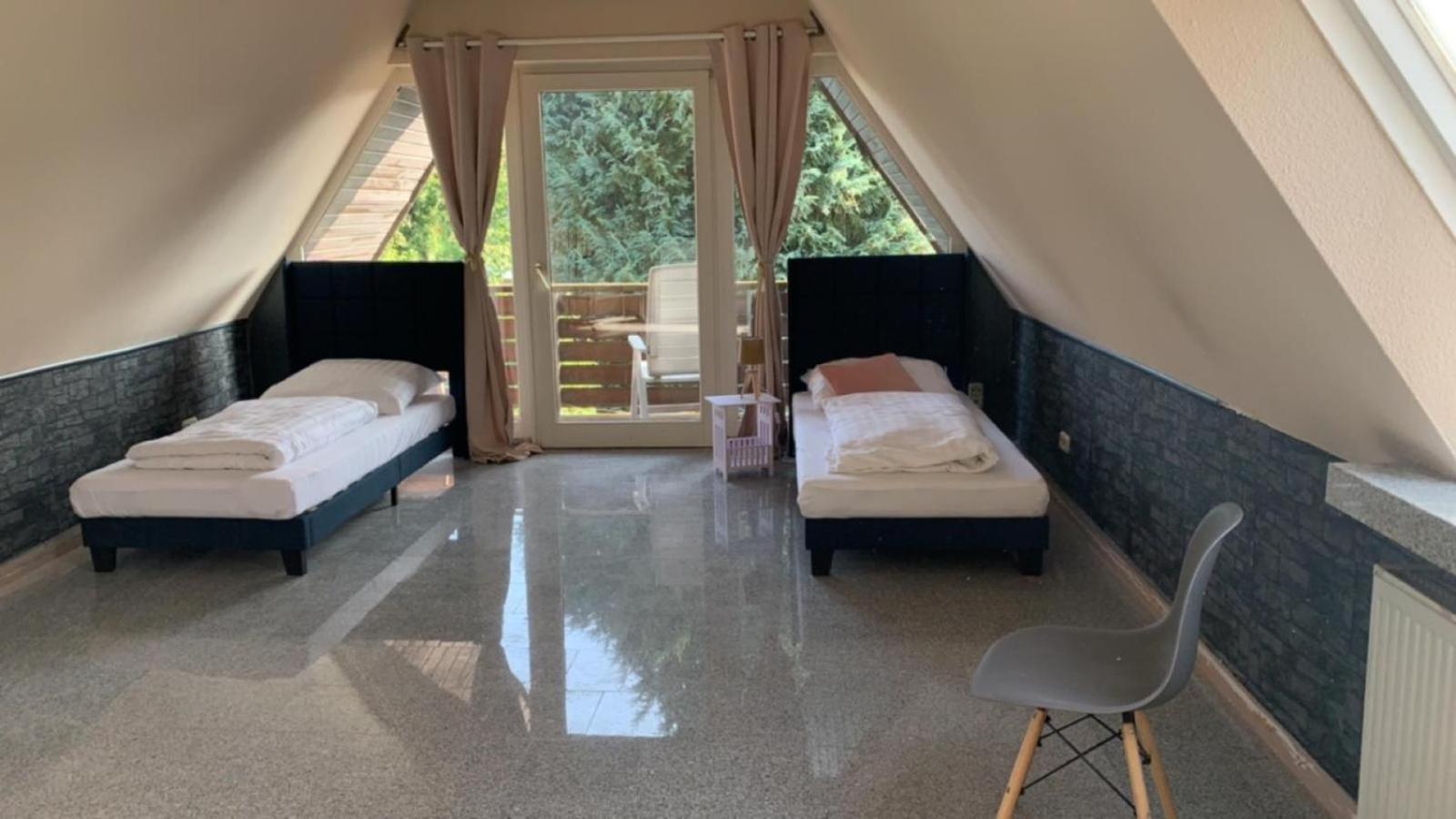 Zimmer In Wohnung, Monteure, Zentral, Enger Экстерьер фото