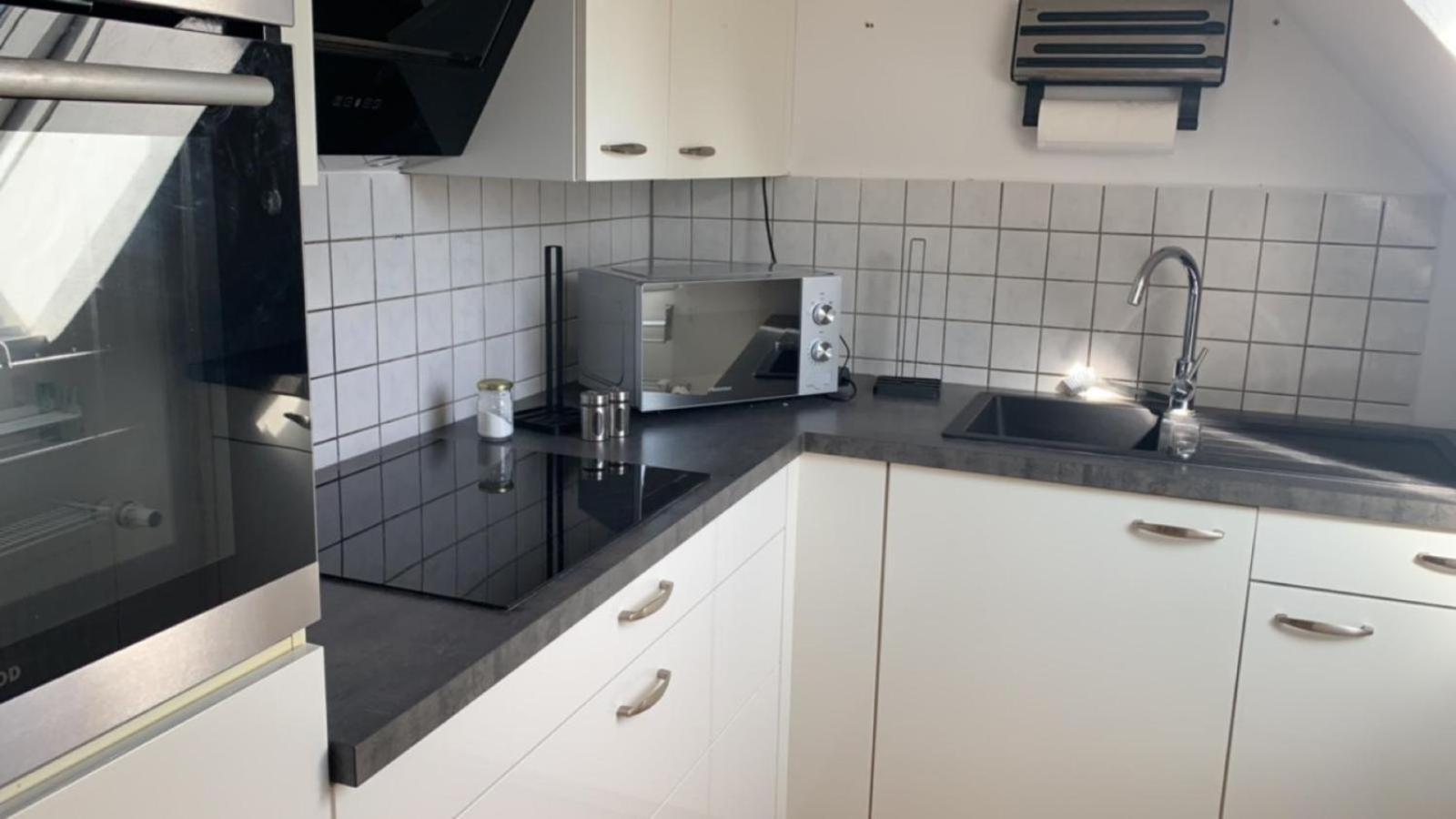Zimmer In Wohnung, Monteure, Zentral, Enger Экстерьер фото